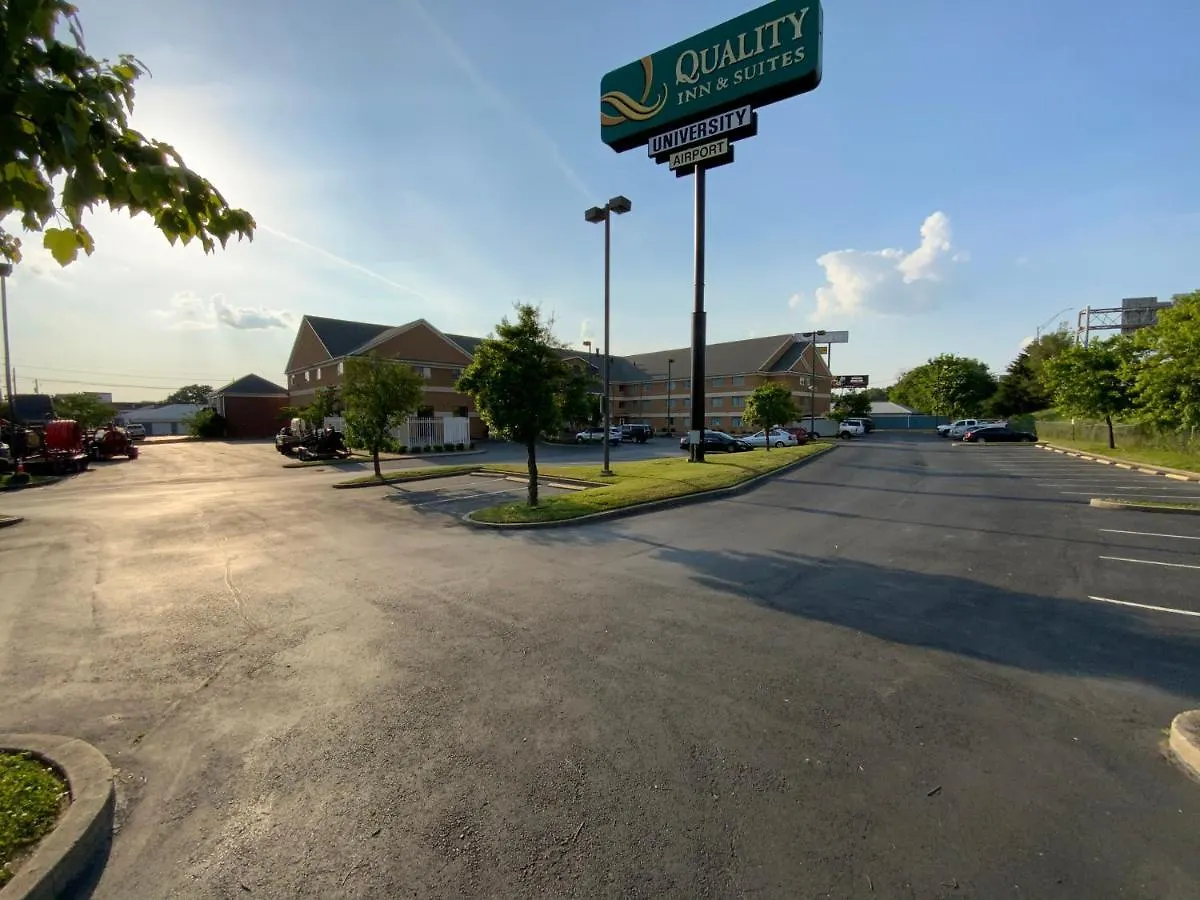 Quality Inn & Suites University-Airport Louisville 3*,  USA