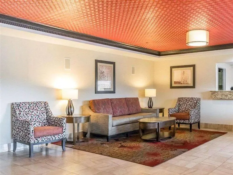 Quality Inn & Suites University-Airport Louisville 3*,