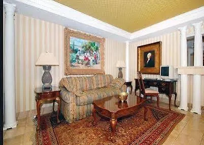 Quality Inn & Suites University-Airport Louisville