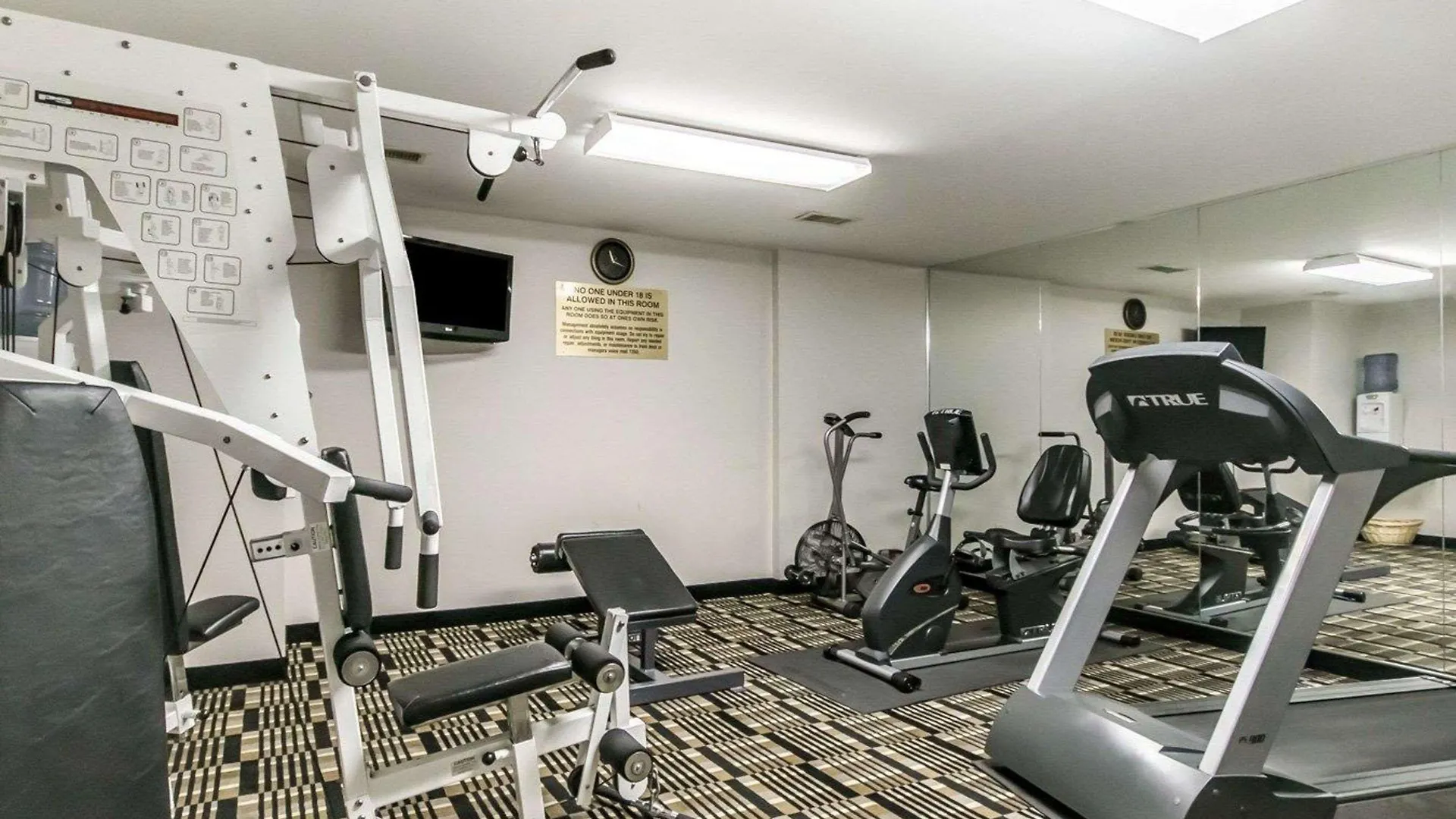 Quality Inn & Suites University-Airport Louisville Hotel