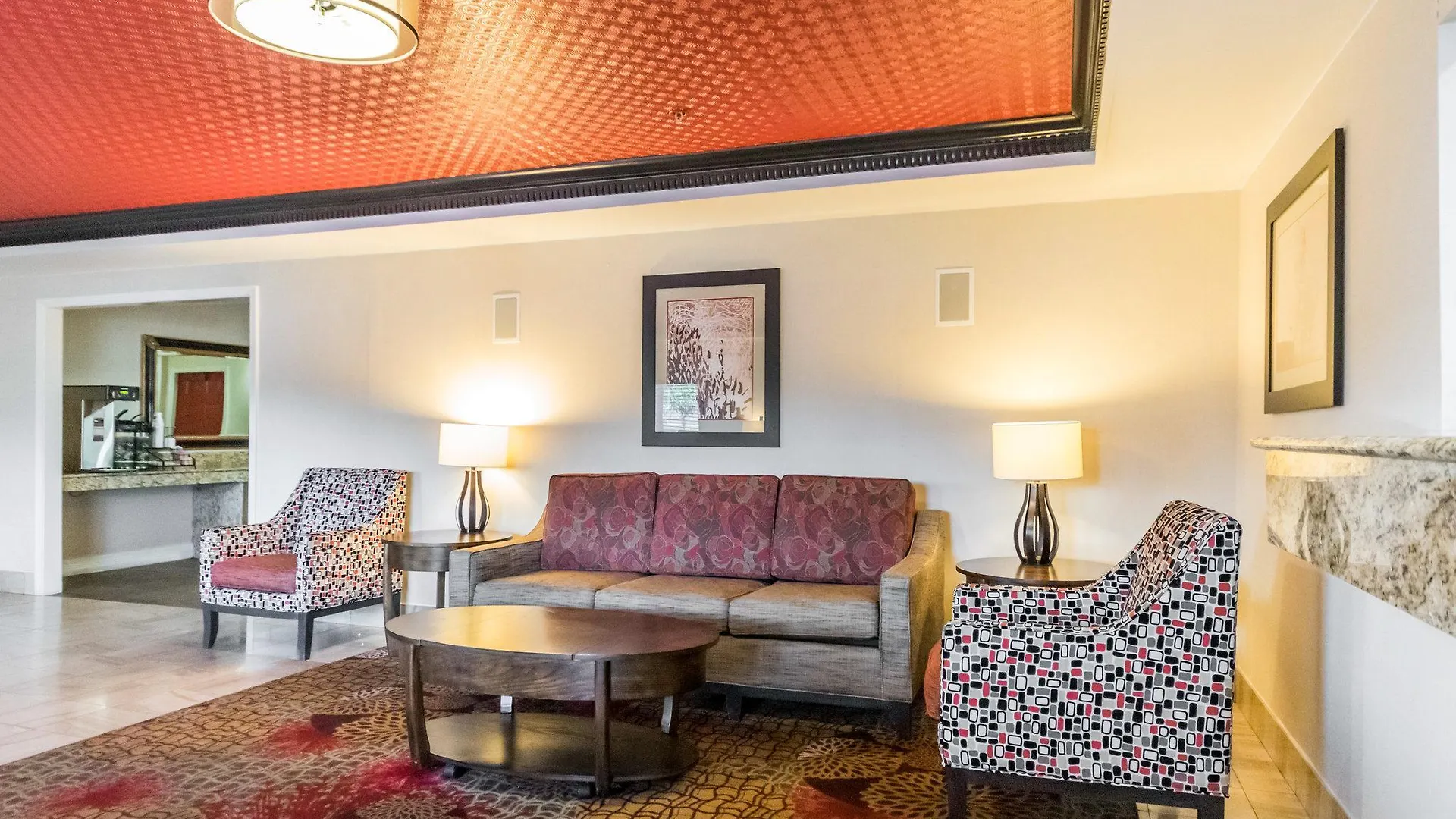 Quality Inn & Suites University-Airport Louisville Hotel