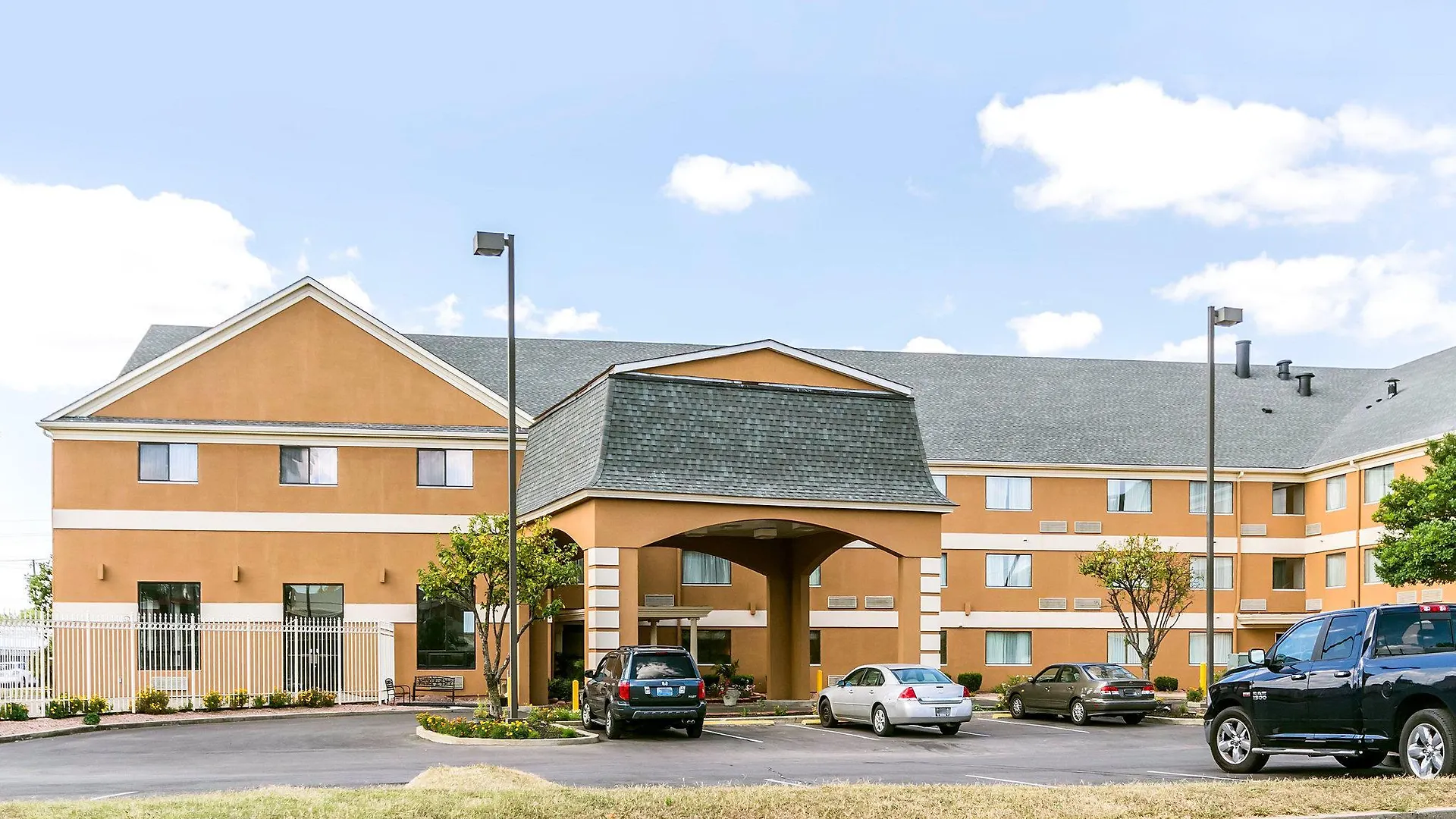 Quality Inn & Suites University-Airport Louisville