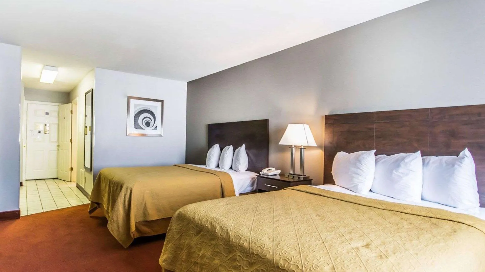 Quality Inn & Suites University-Airport Louisville Hotel