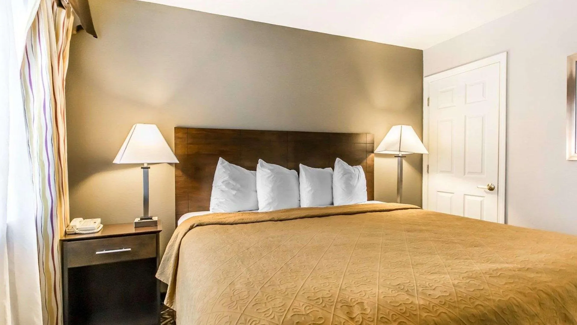 Quality Inn & Suites University-Airport Louisville 3*,  United States
