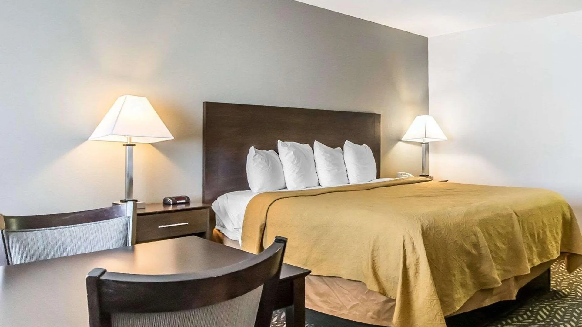 Hotel Quality Inn & Suites University-Airport Louisville