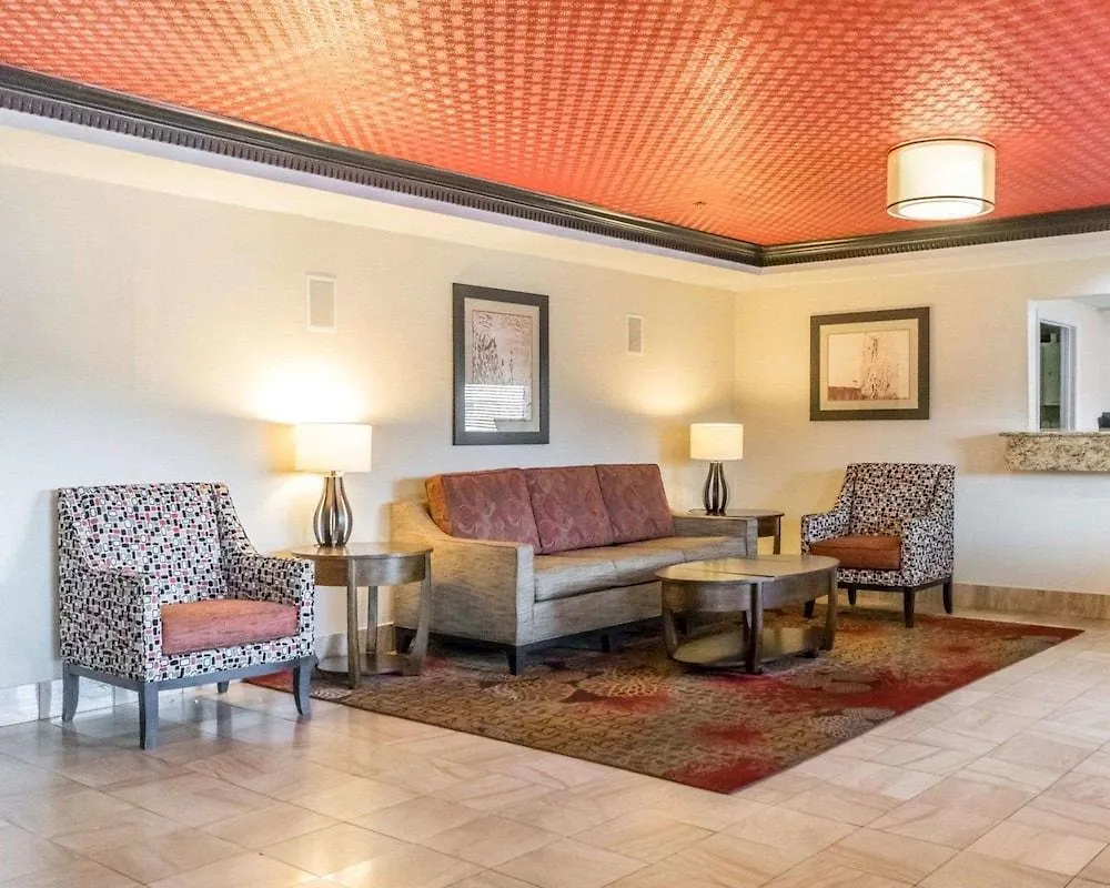 Quality Inn & Suites University-Airport Louisville Hotel