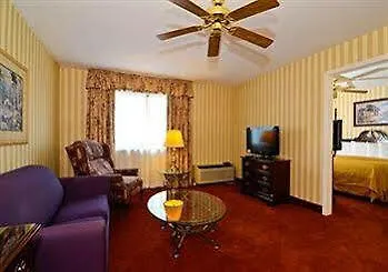 Quality Inn & Suites University-Airport Louisville 3*,  United States